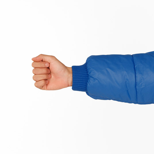 袖口からの冷気の侵入を防ぐカフ