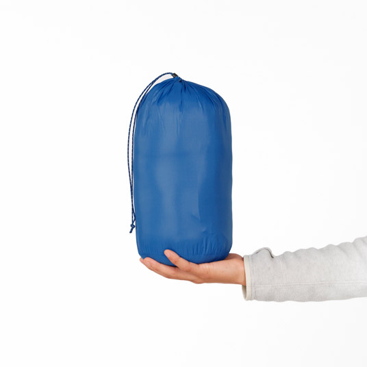 コンパクトに収納でき、携行に便利