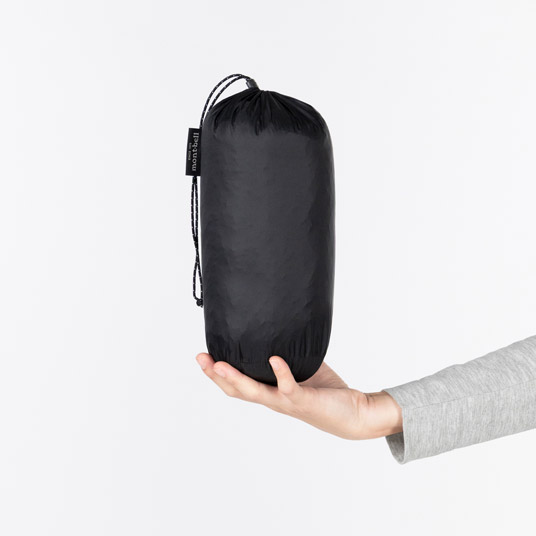 コンパクトに収納でき、携行に便利