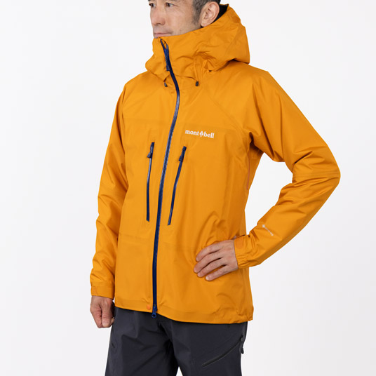 モデル身長170cm／Mサイズ着用