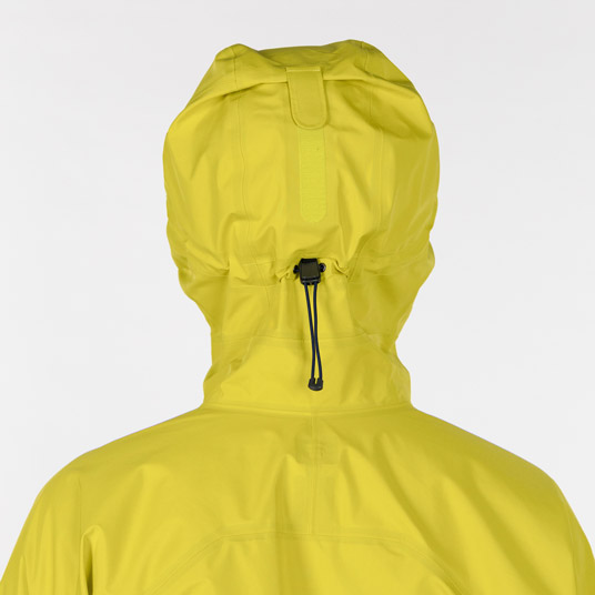 ベルクロでひさしの高さの調節が可能