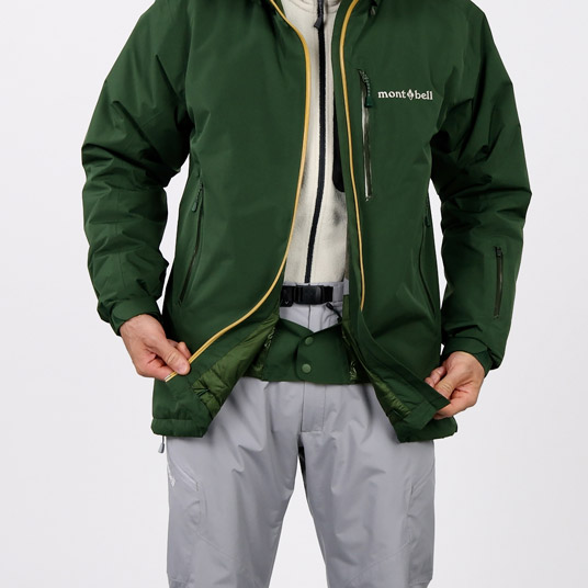 ウエスト内部に設けた隔壁布が、裾からの雪や冷気の進入を防ぎます