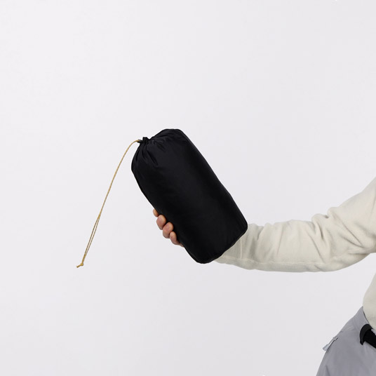 コンパクトに収納でき、携行に便利