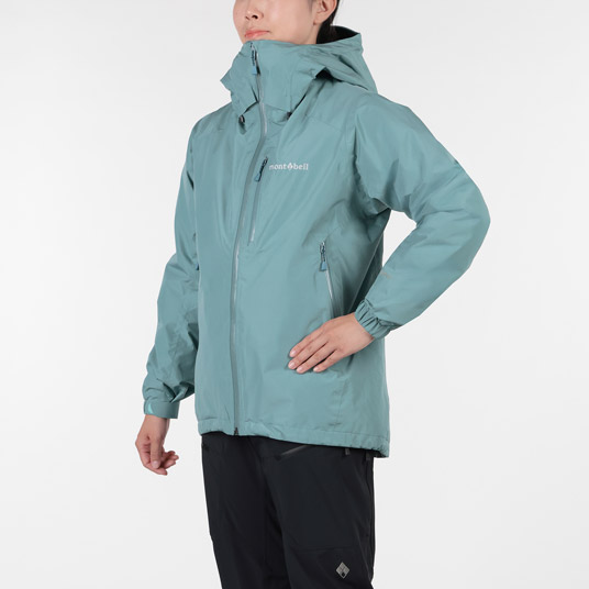 モデル身長161cm／Mサイズ着用