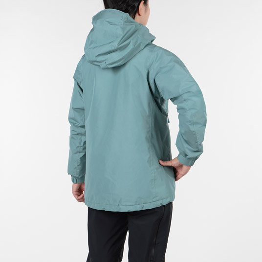 モデル身長161cm／Mサイズ着用