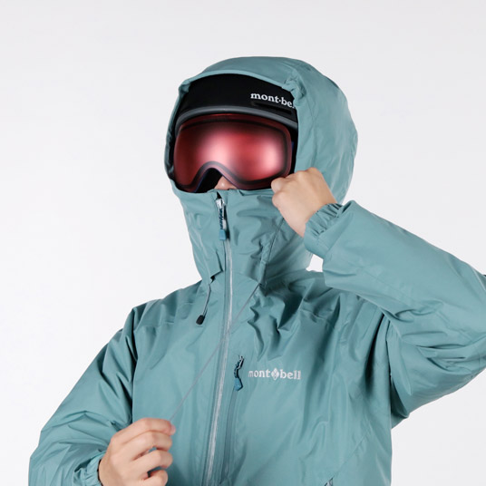 フードの顔周囲をドローコードで調節可能