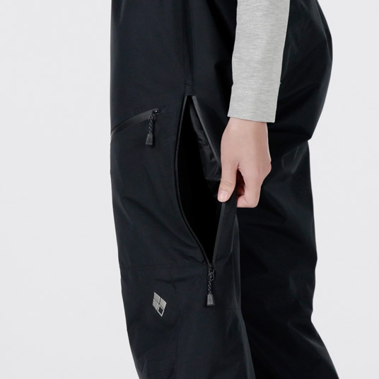 サイドを開けることで、蒸れを排出できます