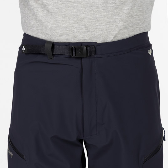 ウエストが調節できるバックル付きベルト