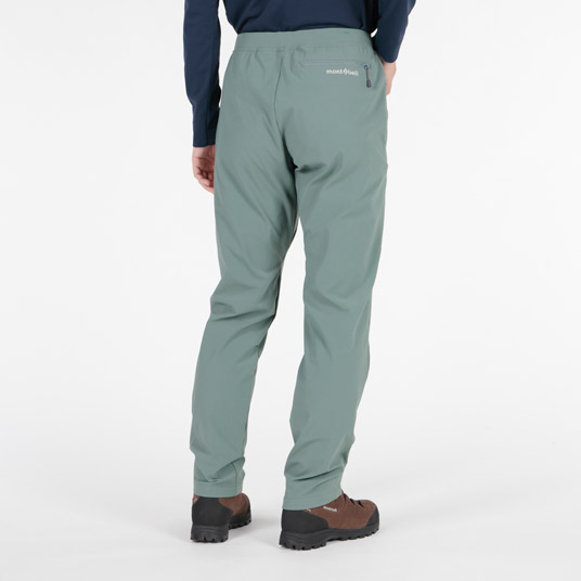 モデル身長163cm／Mサイズ着用