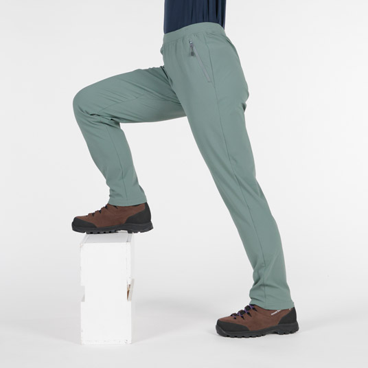 優れたストレッチ性を備えます