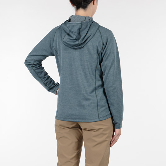 モデル身長161cm／Mサイズ着用