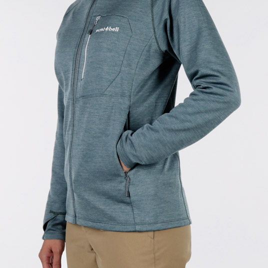 モデル身長161cm／Mサイズ着用