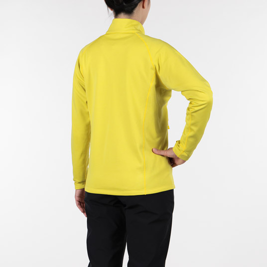 モデル身長161cm／Mサイズ着用