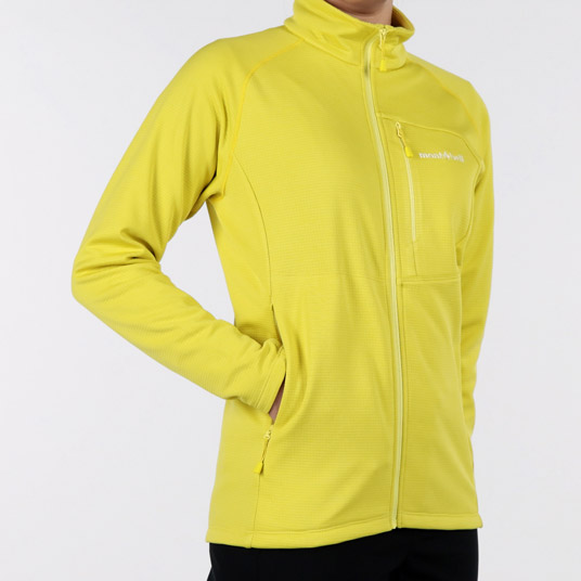 モデル身長161cm／Mサイズ着用