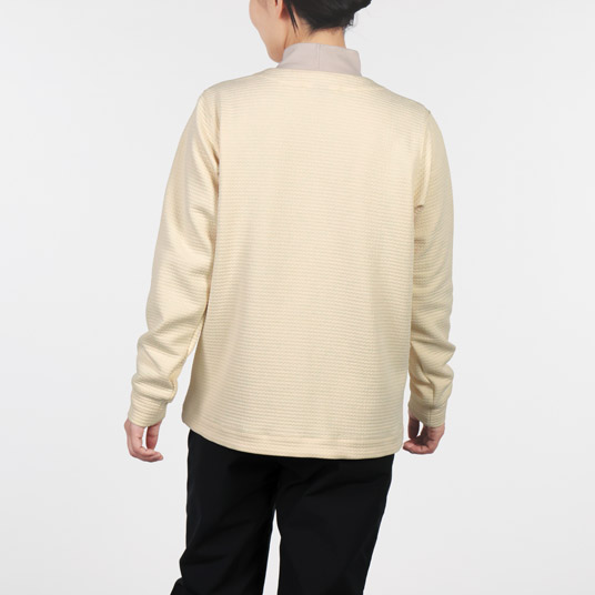 モデル身長159cm／Mサイズ着用