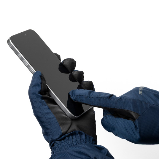 商品を装着したまま、タッチパネル操作可能