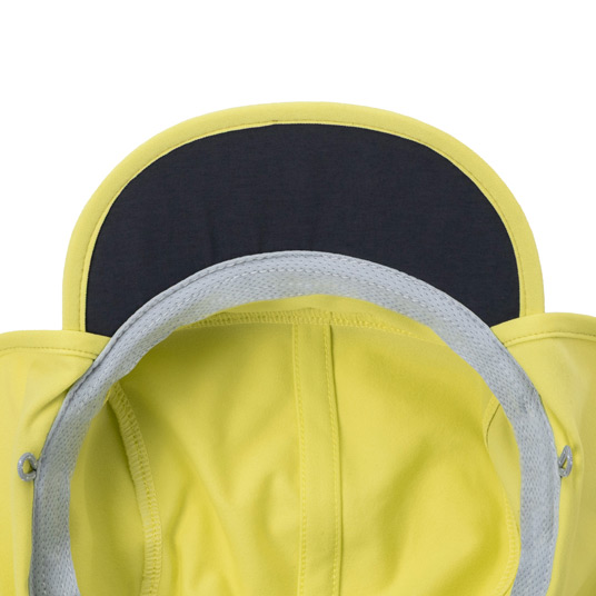 ツバ裏の暗色デザインで、まぶしさを軽減