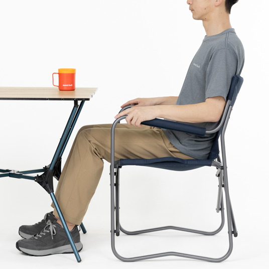 テーブルとの組み合わせに適した高さ