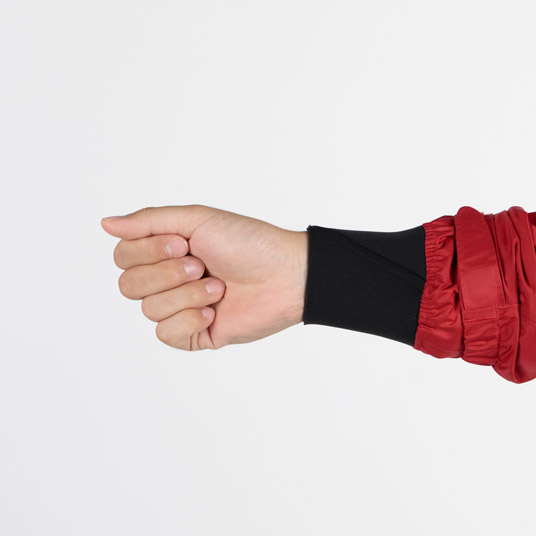 袖口からの水の侵入を防ぐクリマプレンカフ