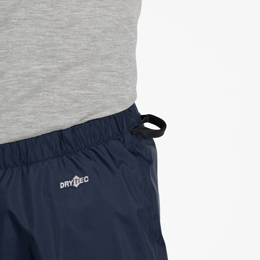 小物類をぶら下げられるループ付き