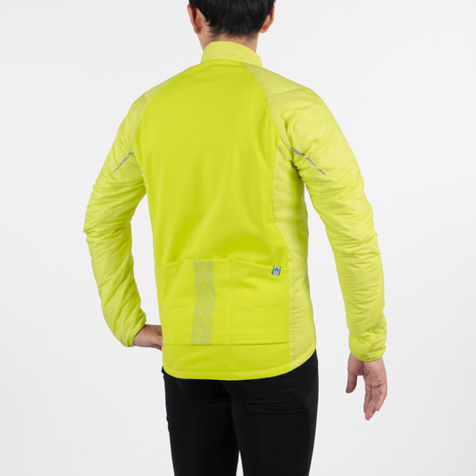 モデル身長175cm／Mサイズ着用