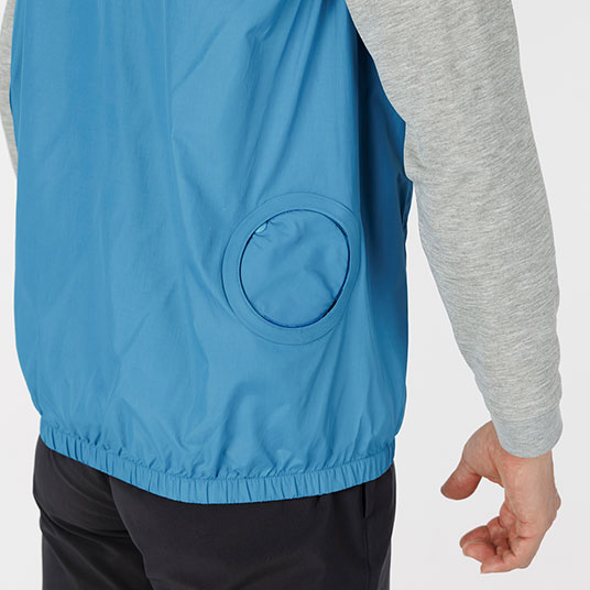 ファン取り付け穴にカバーを装着