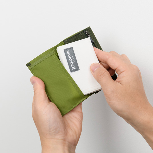 使用例。トレールワレット（別売）に入ります