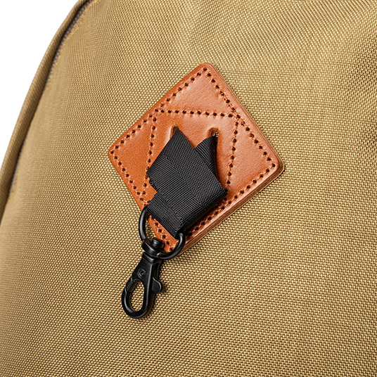 キーホルダーなどを装着できるフック付きコード