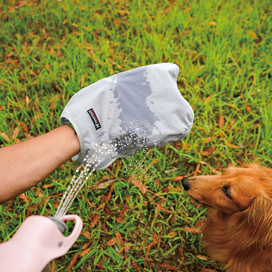 着用前に濡らして絞ります