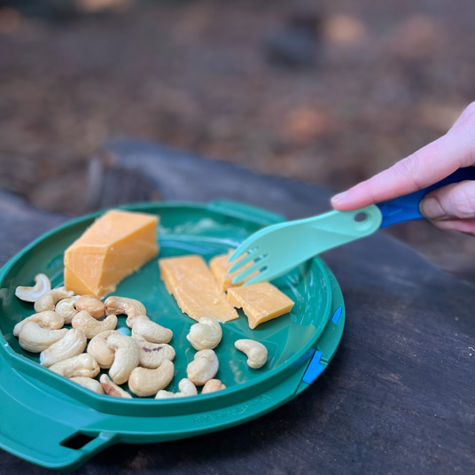 フォークのエッジはナイフとして使用可能