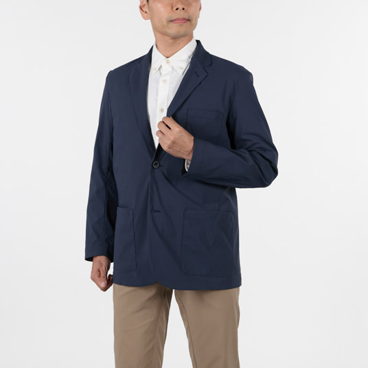 モデル身長173cm／Mサイズ着用