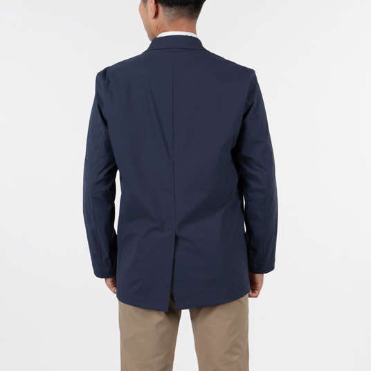 モデル身長173cm／Mサイズ着用