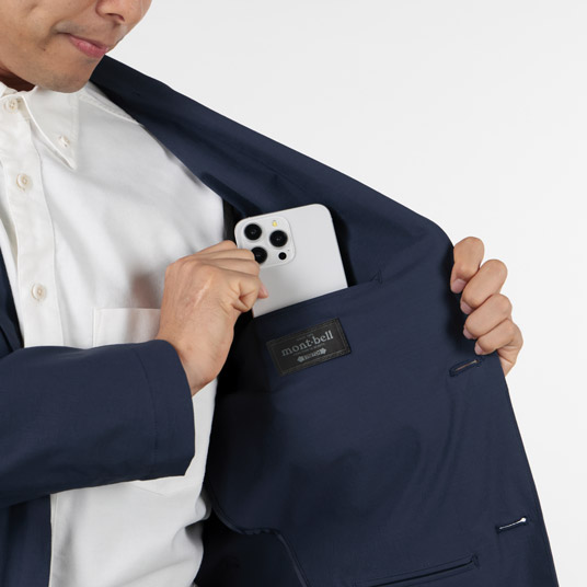 小物が入れられる内ポケット