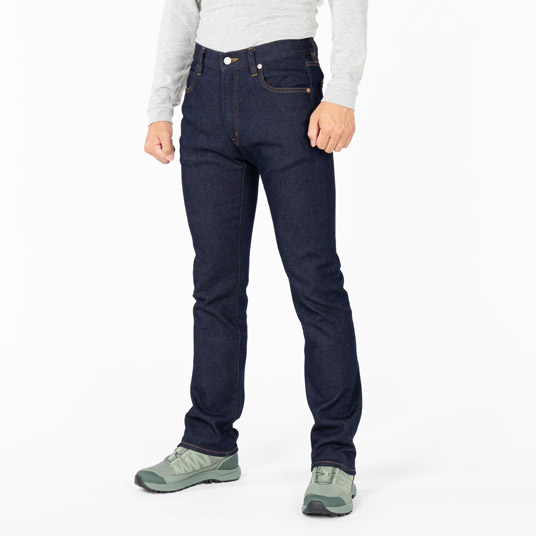 モデル身長175cm／Mサイズ着用