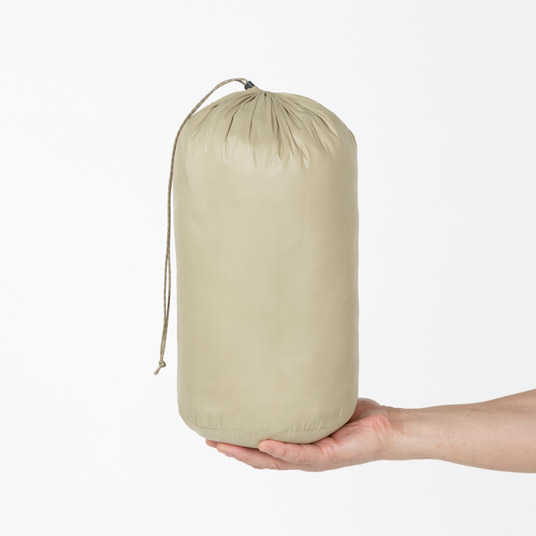 コンパクトに収納でき、携行に便利