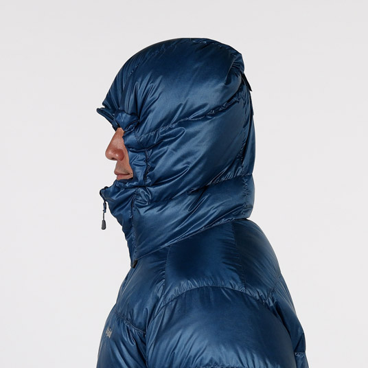 フードをかぶった状態