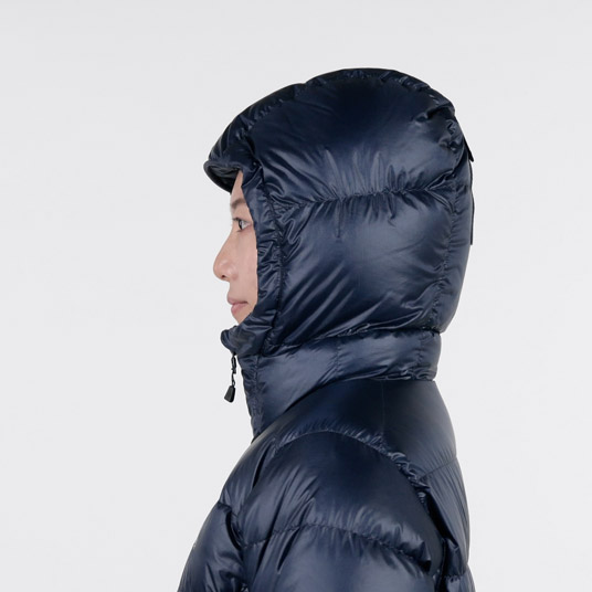 フードをかぶった状態