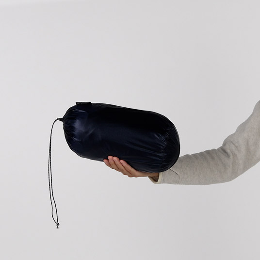 コンパクトに収納でき、携行に便利