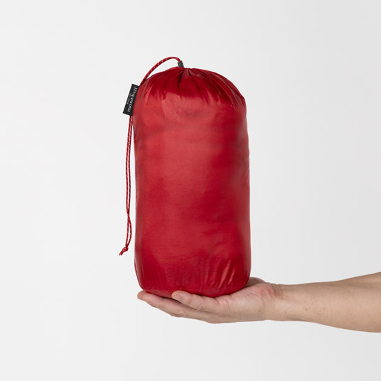 コンパクトに収納でき、携行に便利