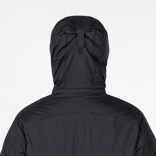 ベルクロでひさしの高さの調節が可能