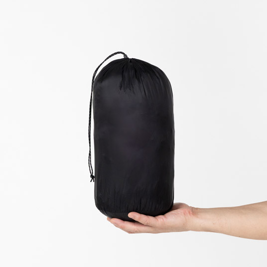 コンパクトに収納でき、携行に便利