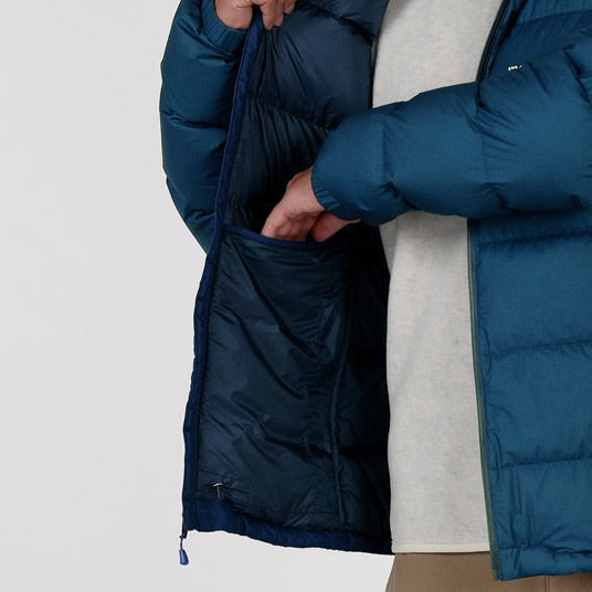 グローブなどが入れられる内ポケット