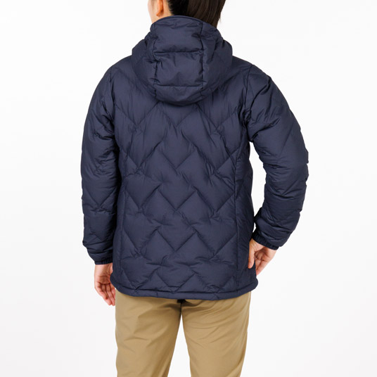 モデル身長163cm／Mサイズ着用