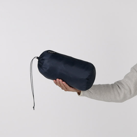 コンパクトに収納でき、携行に便利