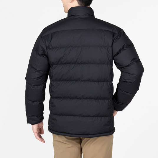 モデル身長179cm／Mサイズ着用