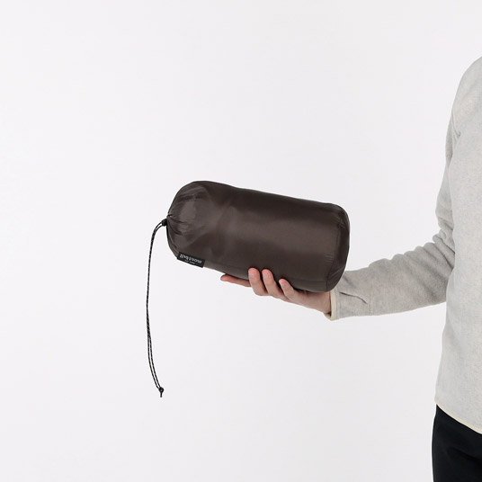 コンパクトに収納でき、携行に便利