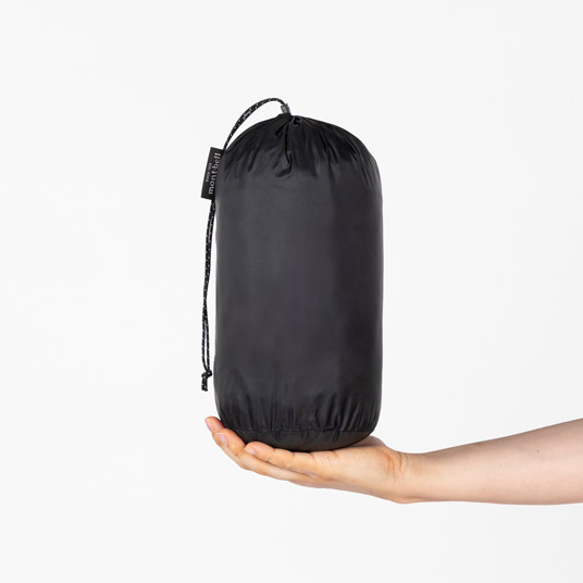 コンパクトに収納でき、携行に便利