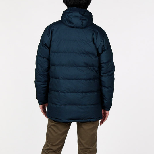 モデル身長183cm／Mサイズ着用