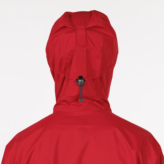 フードをかぶった状態