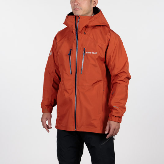 モデル身長178cm／Mサイズ着用